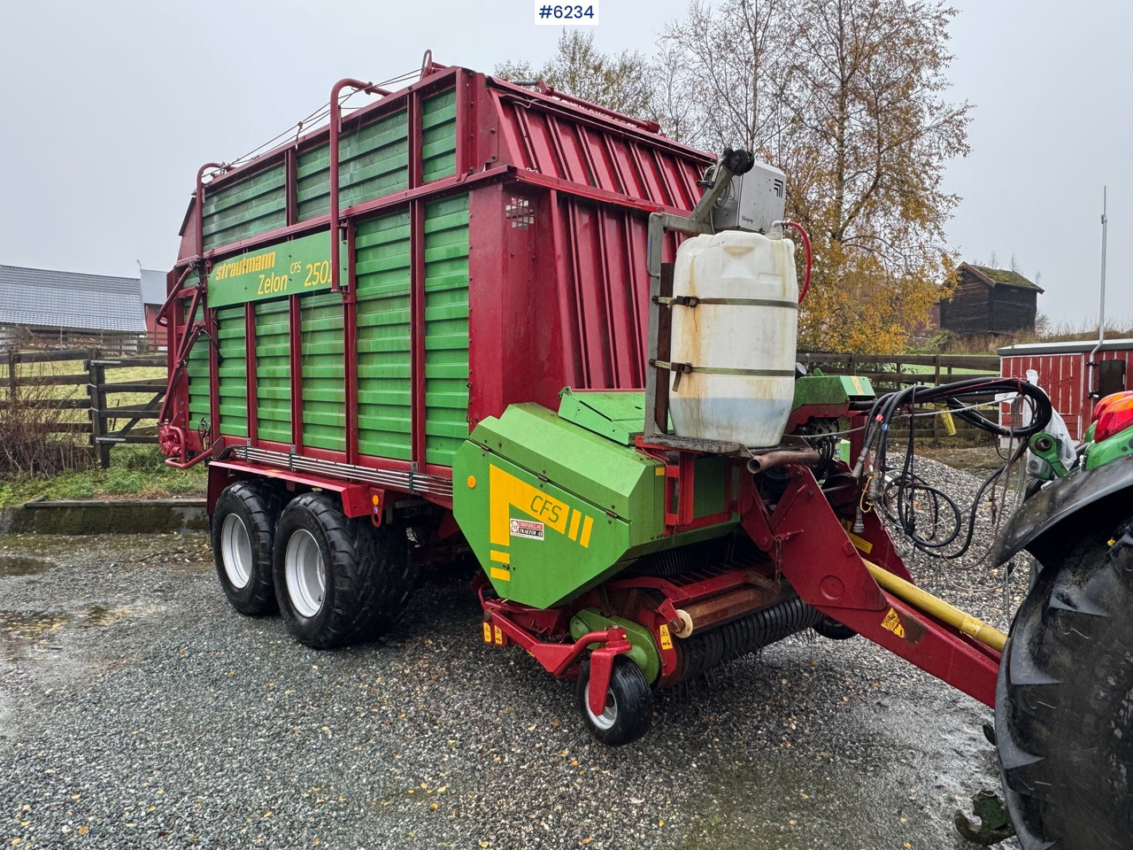 2015 Strutmann Zelon CFS 2501 loader wagon - Maquinaria de henificación: foto 5 2015 Strutmann Zelon CFS 2501 loader wagon - Maquinaria de henificación: foto 5