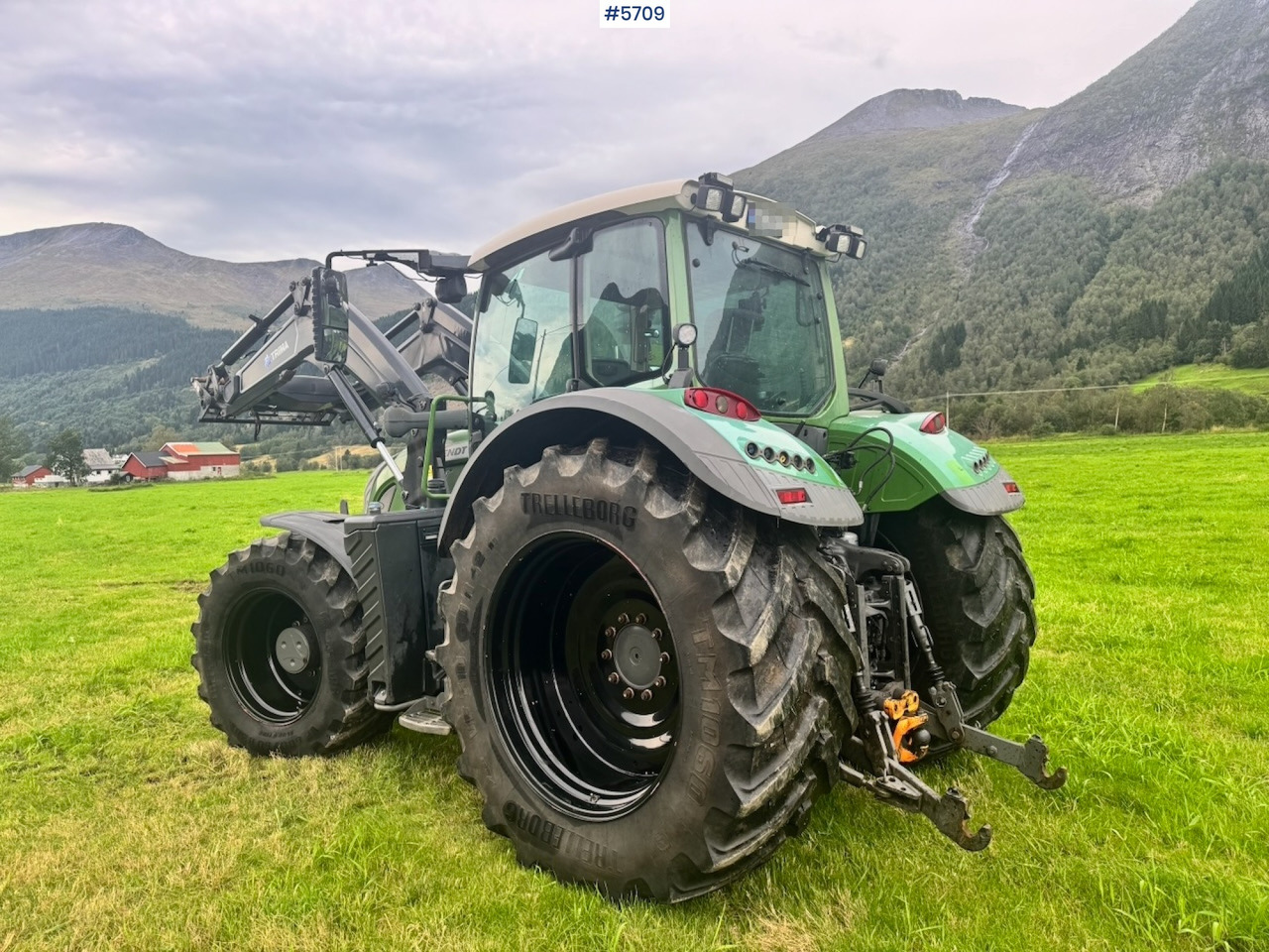 2017 Fendt 724 Vario w/ GPS, Front PTO, Loader and hydraulics. - Tractor: foto 5 2017 Fendt 724 Vario w/ GPS, Front PTO, Loader and hydraulics. - Tractor: foto 5