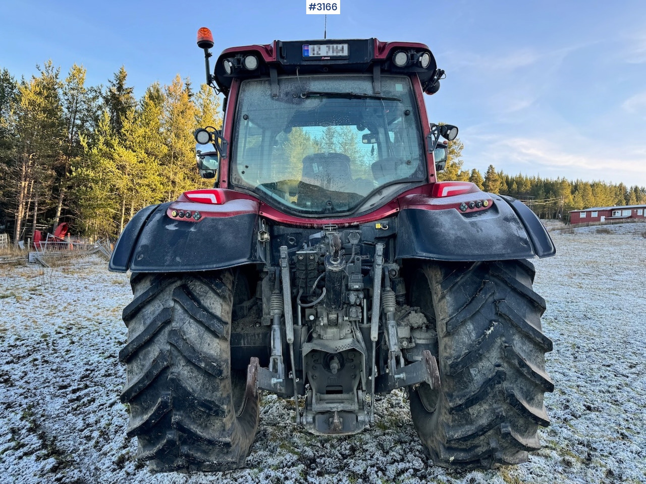 2019 Valtra N174 4x4 With front loader, snowplow blade, and 2 sets of tires. 2770 hours! - Tractor: foto 4 2019 Valtra N174 4x4 With front loader, snowplow blade, and 2 sets of tires. 2770 hours! - Tractor: foto 4