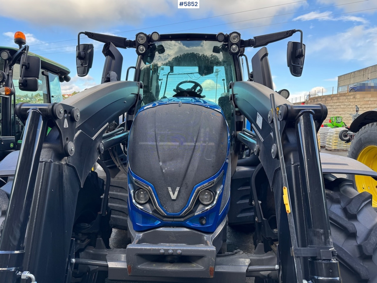 2022 Valtra N175 w/ front loader. - Tractor: foto 3 2022 Valtra N175 w/ front loader. - Tractor: foto 3