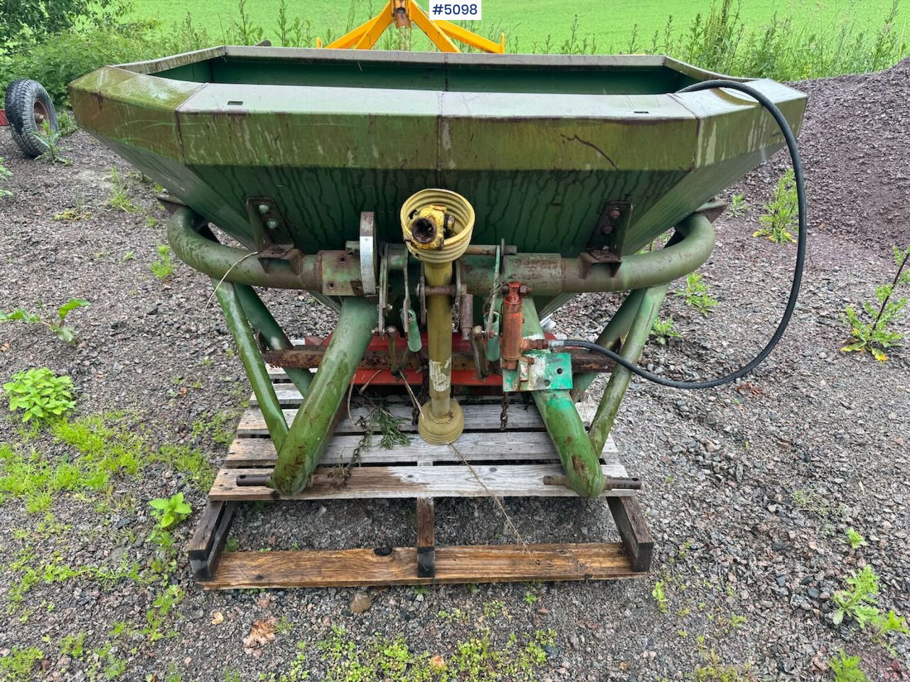 Amazone ZA-F 803 Repair object - Esparcidor de fertilizantes: foto 1 Amazone ZA-F 803 Repair object - Esparcidor de fertilizantes: foto 1