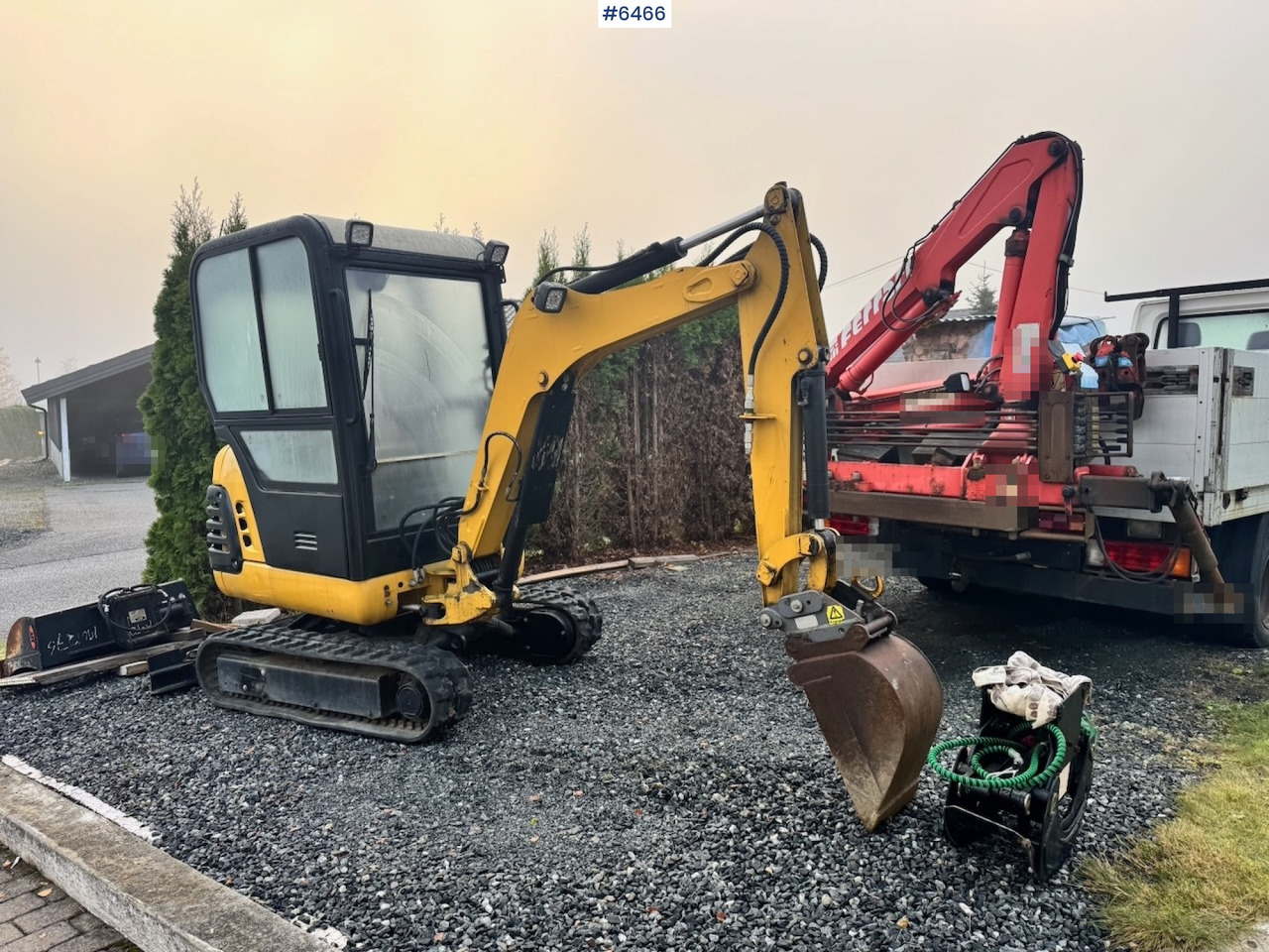 Approx. 2004 CAT 301.8 Mini excavator w/ 4 buckets and grapple. - Excavadora: foto 1 Approx. 2004 CAT 301.8 Mini excavator w/ 4 buckets and grapple. - Excavadora: foto 1