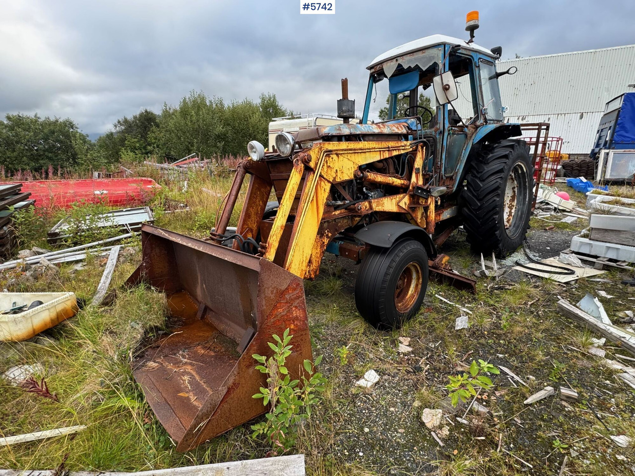Circa 1987 Ford 7700 with Malm Orstad loader! - Tractor: foto 1 Circa 1987 Ford 7700 with Malm Orstad loader! - Tractor: foto 1
