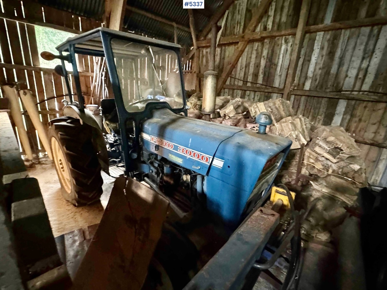 Ford 3000 traktor m/ skuffe - Tractor: foto 2 Ford 3000 traktor m/ skuffe - Tractor: foto 2