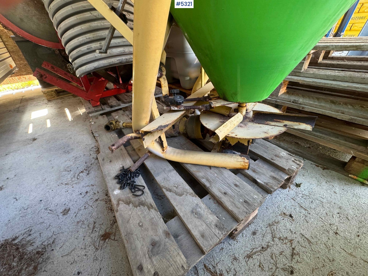 Rondini fertilizer spreader - Esparcidor de fertilizantes: foto 5 Rondini fertilizer spreader - Esparcidor de fertilizantes: foto 5