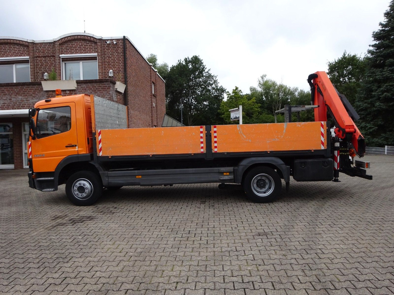 Mercedes-Benz 1323 Atego Pritsche + PK 9501 Kran 4x2 - Camión caja abierta, Camión grúa: foto 5 Mercedes-Benz 1323 Atego Pritsche + PK 9501 Kran 4x2 - Camión caja abierta, Camión grúa: foto 5