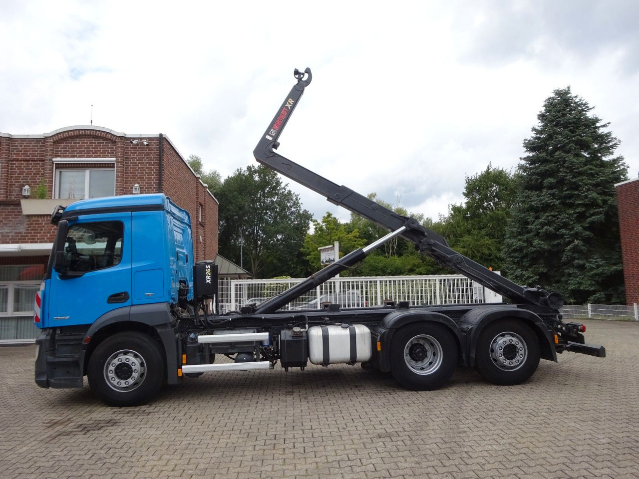 Mercedes-Benz 2533 Antos MULTILIFT Abroller 6x2 - Camión multibasculante: foto 2 Mercedes-Benz 2533 Antos MULTILIFT Abroller 6x2 - Camión multibasculante: foto 2