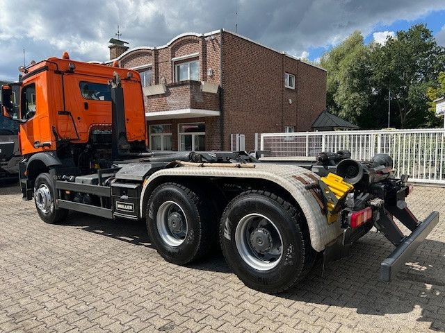 Mercedes-Benz 2651 Arocs MEILLER RK2060 Abroller 6x4 - Camión multibasculante: foto 4 Mercedes-Benz 2651 Arocs MEILLER RK2060 Abroller 6x4 - Camión multibasculante: foto 4