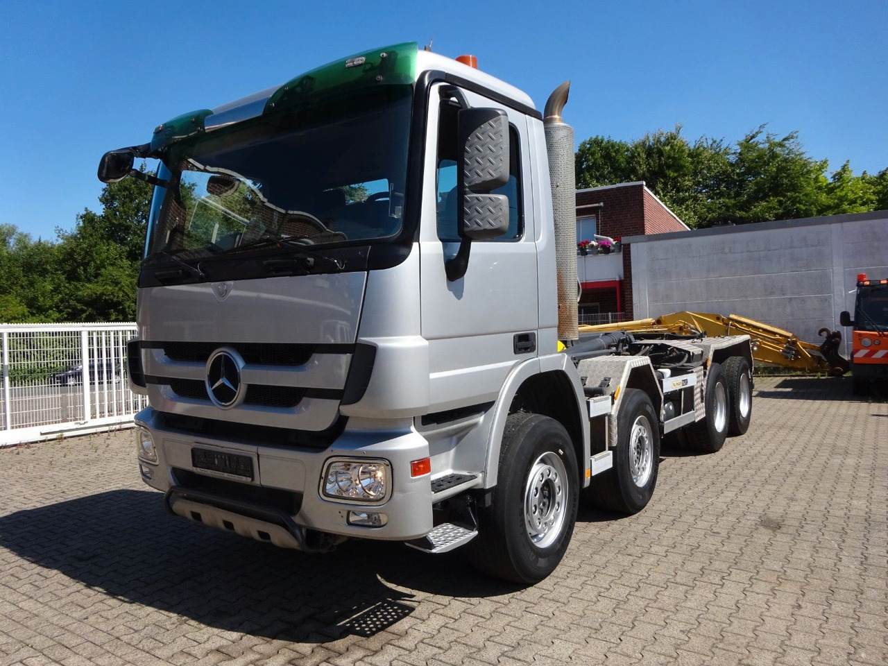 Mercedes-Benz 3244  Actros PALFINGER Abroller 8x4 - Camión multibasculante: foto 1 Mercedes-Benz 3244  Actros PALFINGER Abroller 8x4 - Camión multibasculante: foto 1