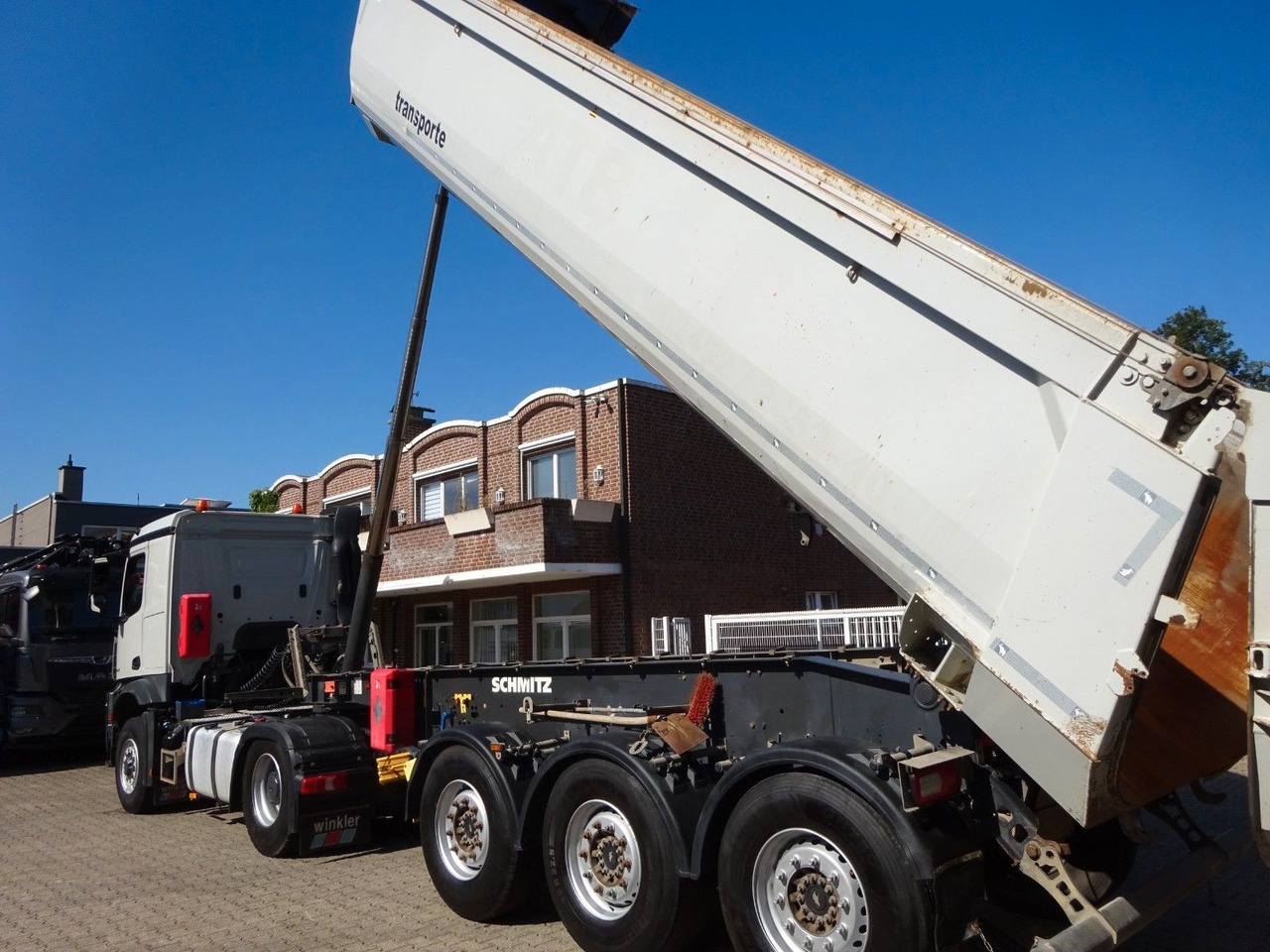 Schmitz Cargobull Kippauflieger mit 3 Achsen ca. 24 m³ 2x Bestand - Semirremolque volquete: foto 4 Schmitz Cargobull Kippauflieger mit 3 Achsen ca. 24 m³ 2x Bestand - Semirremolque volquete: foto 4