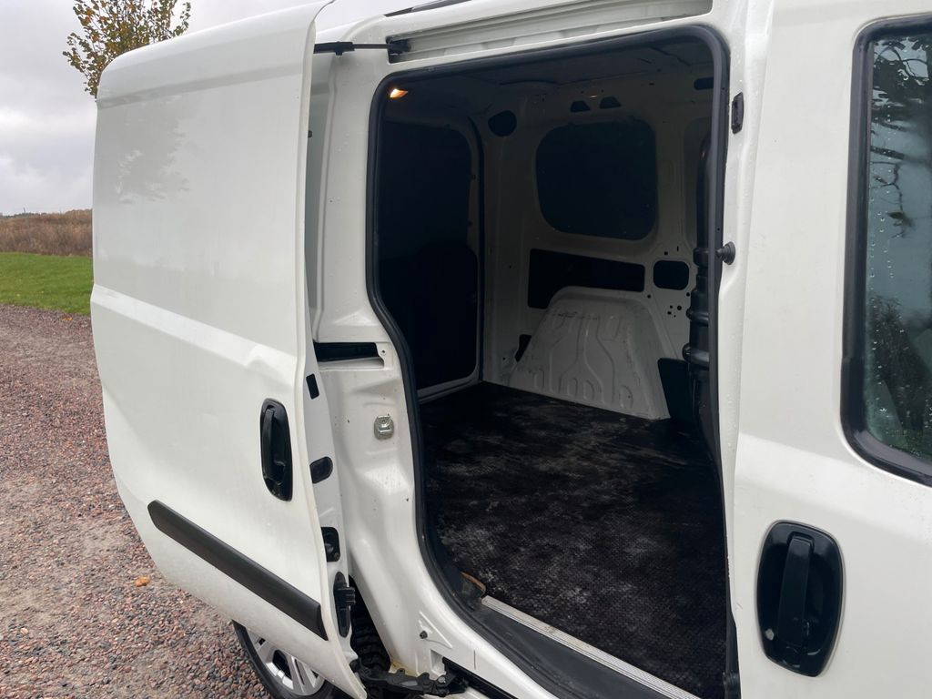 Furgoneta pequeña Fiat Doblò Basis Kasten Fiat Doblò Basis Kasten 1,3 JTD: foto 13 Furgoneta pequeña Fiat Doblò Basis Kasten Fiat Doblò Basis Kasten 1,3 JTD: foto 13