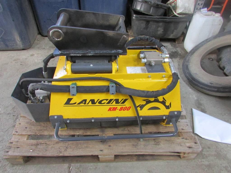 Lancini KM 800 Mulcher MS 03 / Neu / 2.100 EUR - Desbrozadora de martillos/ Trituradora: foto 1 Lancini KM 800 Mulcher MS 03 / Neu / 2.100 EUR - Desbrozadora de martillos/ Trituradora: foto 1