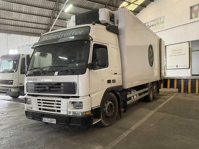 Volvo FM12 62 DT-AG - Camión frigorífico: foto 1 Volvo FM12 62 DT-AG - Camión frigorífico: foto 1