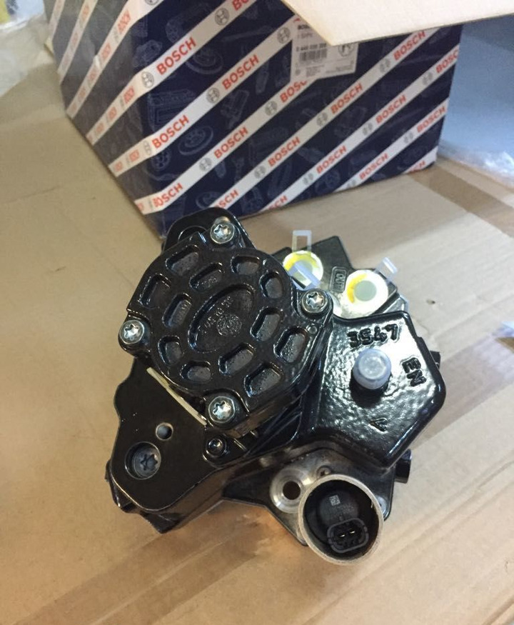 Bosch 2018 51111037846 MAN - Bomba de combustible para Camión: foto 1 Bosch 2018 51111037846 MAN - Bomba de combustible para Camión: foto 1