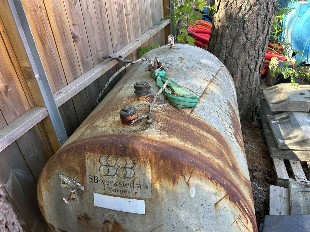 Diesel tank 1000 liter - Equipo de taller: foto 3 Diesel tank 1000 liter - Equipo de taller: foto 3