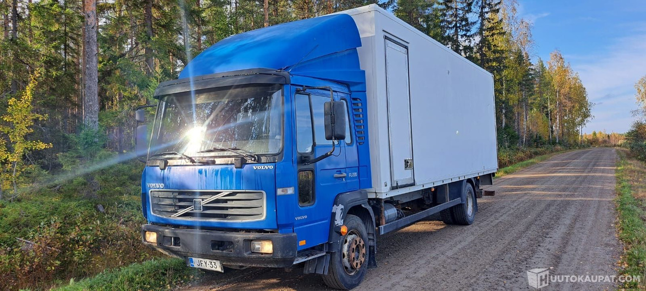 Volvo FL 220, 2000 Umpikorinen kuorma-auto, Kruunupyy - Camión: foto 1 Volvo FL 220, 2000 Umpikorinen kuorma-auto, Kruunupyy - Camión: foto 1