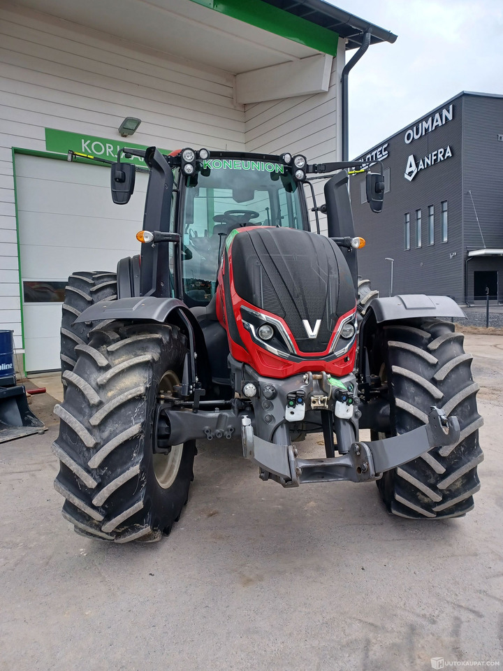 Traktori Valtra T145, 2022, käyttötunnit 2543 h, Kempele - Maquinaria agrícola: foto 4 Traktori Valtra T145, 2022, käyttötunnit 2543 h, Kempele - Maquinaria agrícola: foto 4