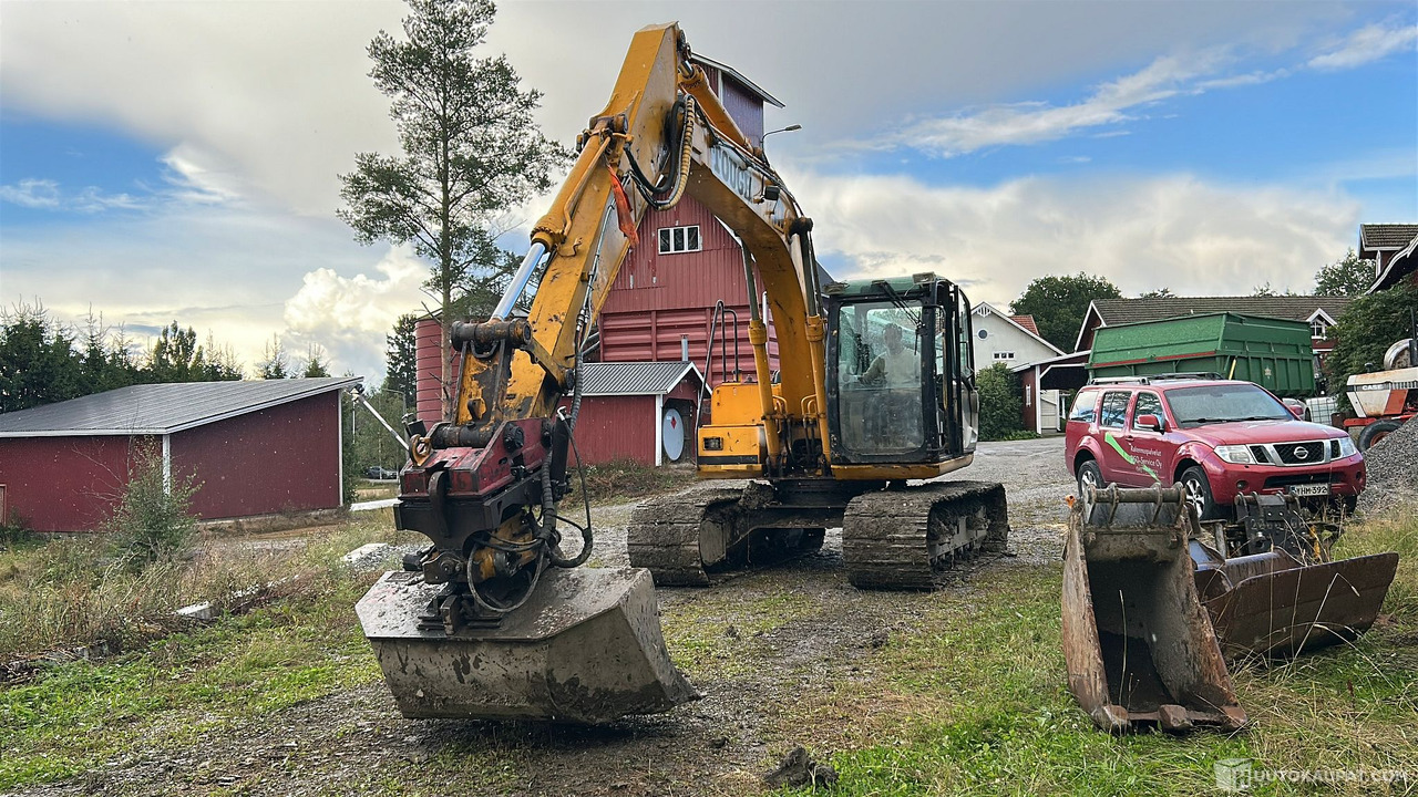 Tela-alustainen kaivinkone, JCB JS130, vm. 2003, sekä kolme kauhaa ja koura, Nousiainen - Maquinaria de construcción: foto 5 Tela-alustainen kaivinkone, JCB JS130, vm. 2003, sekä kolme kauhaa ja koura, Nousiainen - Maquinaria de construcción: foto 5