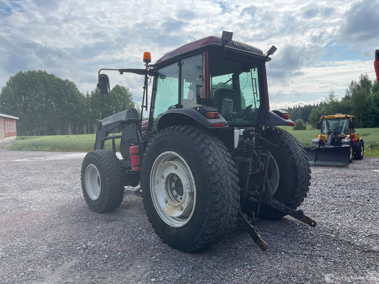 Valtra A 93 Unlimited, traktori kuormaajalla, 2016, Lohja - Tractor: foto 4 Valtra A 93 Unlimited, traktori kuormaajalla, 2016, Lohja - Tractor: foto 4