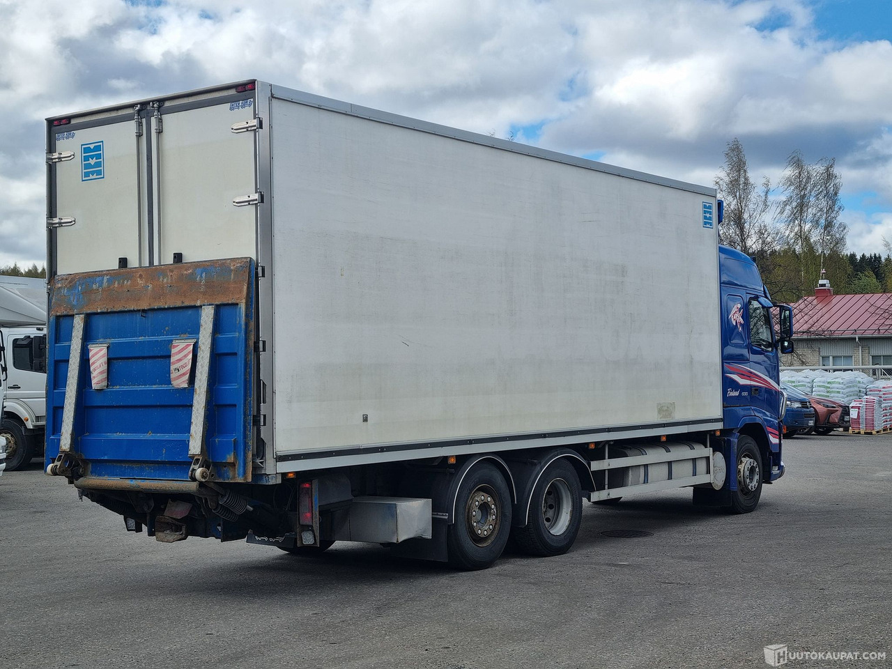 Volvo FH 12 6×2, 2002, Tampere - Camión caja cerrada: foto 3 Volvo FH 12 6×2, 2002, Tampere - Camión caja cerrada: foto 3