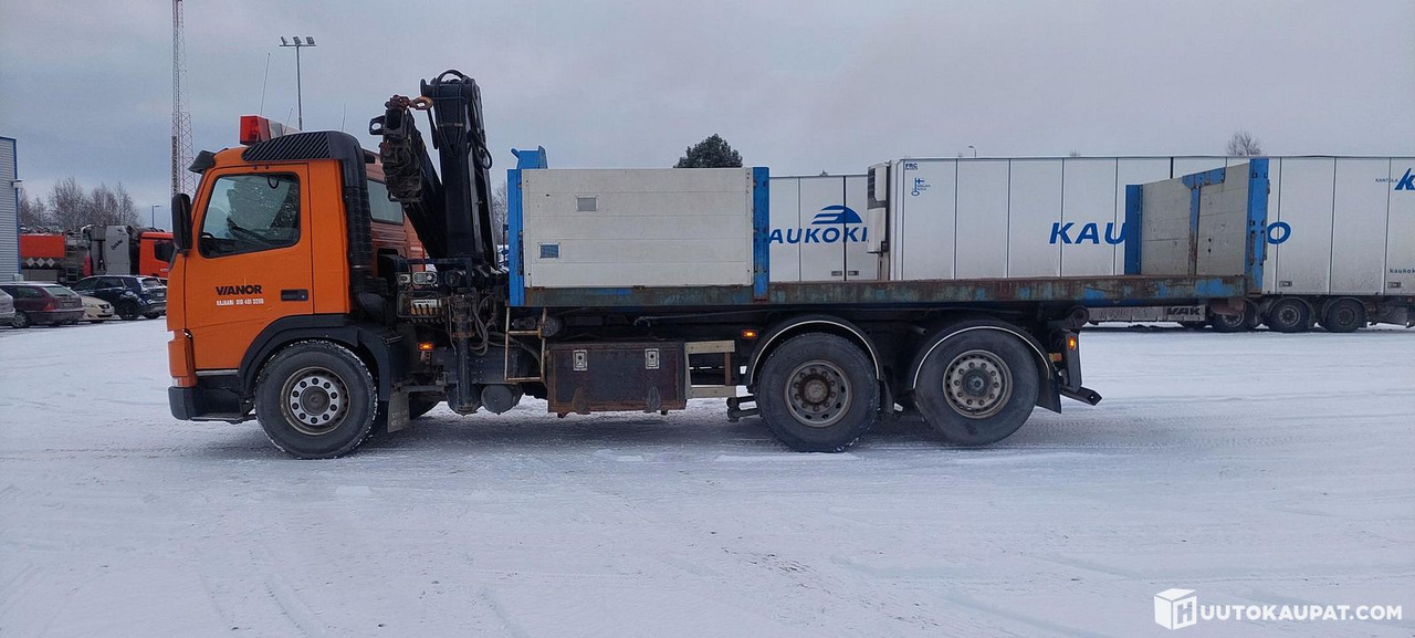 Volvo FM7, 1999, Kajaani - Camión caja abierta, Camión grúa: foto 4 Volvo FM7, 1999, Kajaani - Camión caja abierta, Camión grúa: foto 4