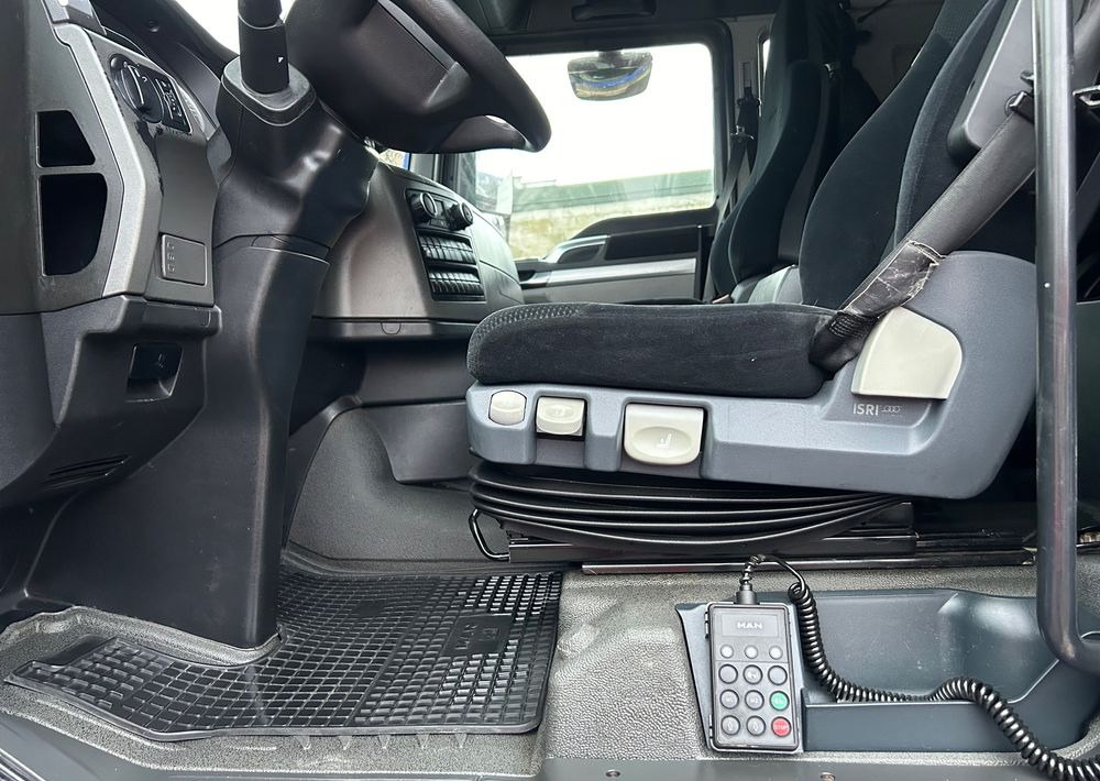 Cabeza tractora MAN TGS 18.440 NAUKA JAZDY ELKA AUTOMAT 4x2 STANDARD 315/70r22.5 SUPER STAN TGX 470 460 420 430 500 510 400 360 410: foto 9 Cabeza tractora MAN TGS 18.440 NAUKA JAZDY ELKA AUTOMAT 4x2 STANDARD 315/70r22.5 SUPER STAN TGX 470 460 420 430 500 510 400 360 410: foto 9