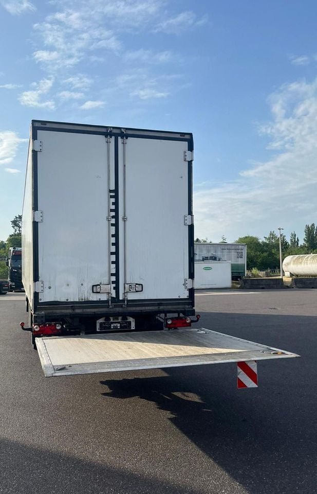 Schmitz Cargobull CARRIER MAXIMA 1300 / WINDA / DOPPEL STOCK / ŚCIANA GRODZIOWA / BELKI / PODNOSZONA OŚ / z Niemiec / TOP STAN 2011/ CARRIER CHŁODNIA CHLODNIA LODÓWKA PODWÓJNY ZAŁADUNEK PIĘTROWA - Semirremolque frigorífico: foto 5 Schmitz Cargobull CARRIER MAXIMA 1300 / WINDA / DOPPEL STOCK / ŚCIANA GRODZIOWA / BELKI / PODNOSZONA OŚ / z Niemiec / TOP STAN 2011/ CARRIER CHŁODNIA CHLODNIA LODÓWKA PODWÓJNY ZAŁADUNEK PIĘTROWA - Semirremolque frigorífico: foto 5