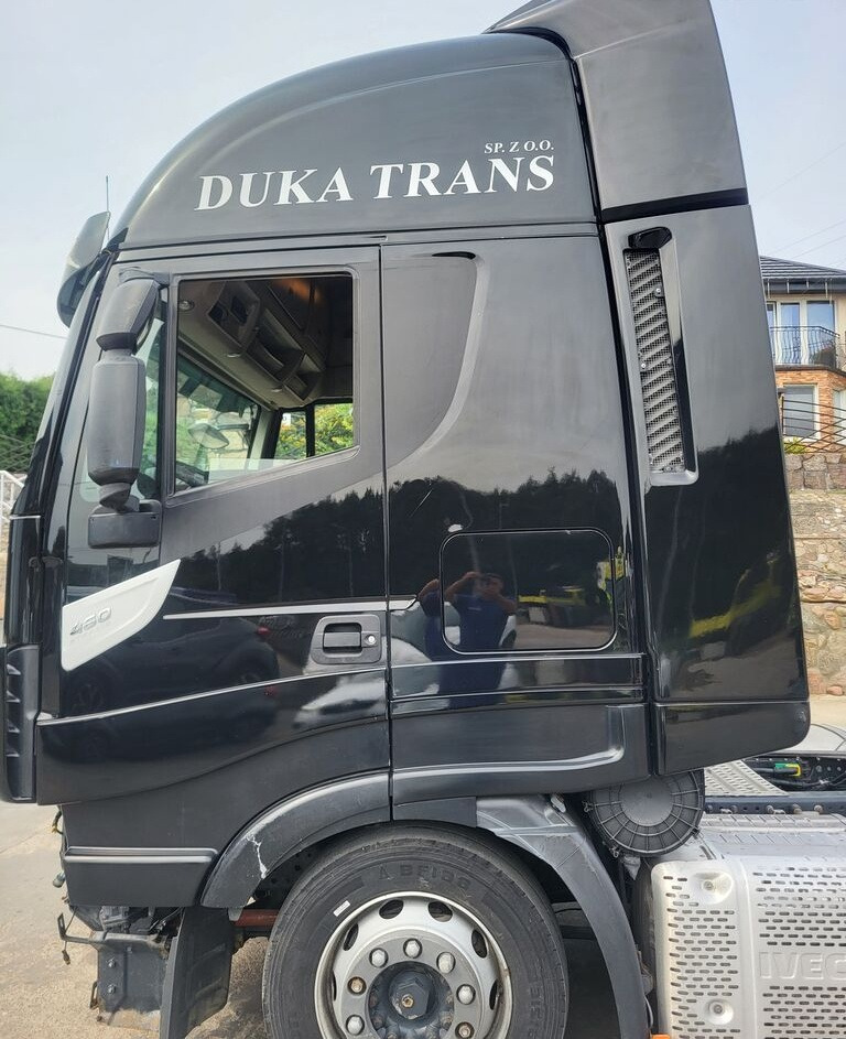 IVECO Stralis Hi-Way EEV 2017r. IVECO Iveco Stralis Hi-Way EEV 2017r. truck - Aerodinámica/ Spoiler para Camión: foto 5 IVECO Stralis Hi-Way EEV 2017r. IVECO Iveco Stralis Hi-Way EEV 2017r. truck - Aerodinámica/ Spoiler para Camión: foto 5
