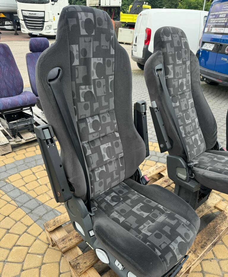 Mercedes-Benz ACTROS MP 2 MP 3 AXOR truck - Asiento para Camión: foto 2 Mercedes-Benz ACTROS MP 2 MP 3 AXOR truck - Asiento para Camión: foto 2