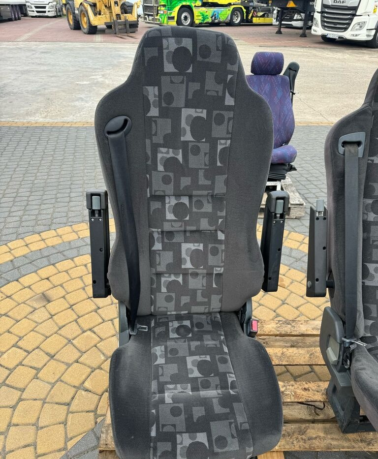 Mercedes-Benz ACTROS MP 2 MP 3 AXOR truck - Asiento para Camión: foto 1 Mercedes-Benz ACTROS MP 2 MP 3 AXOR truck - Asiento para Camión: foto 1