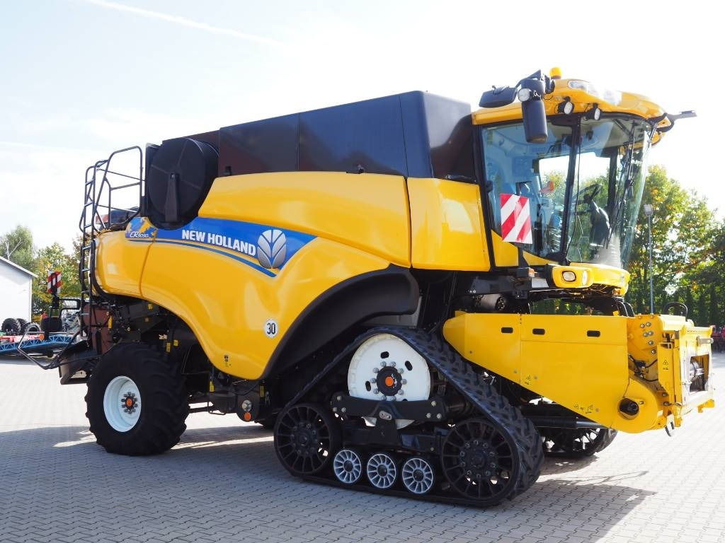 New Holland CR 9090 SmartTrax 4WD + VF 10,7 m - Cosechadora de granos: foto 4 New Holland CR 9090 SmartTrax 4WD + VF 10,7 m - Cosechadora de granos: foto 4