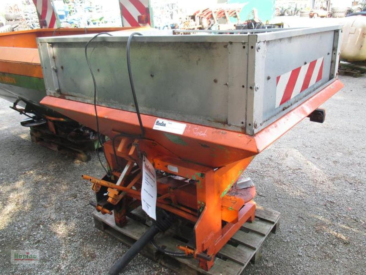 Rotina 681 - Esparcidor de fertilizantes: foto 2 Rotina 681 - Esparcidor de fertilizantes: foto 2