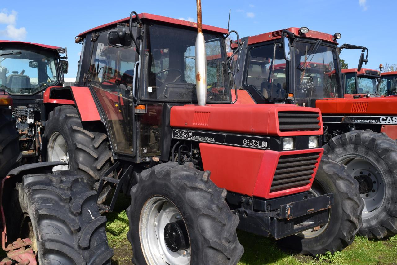 Case-IH 844 XL - Tractor: foto 1 Case-IH 844 XL - Tractor: foto 1