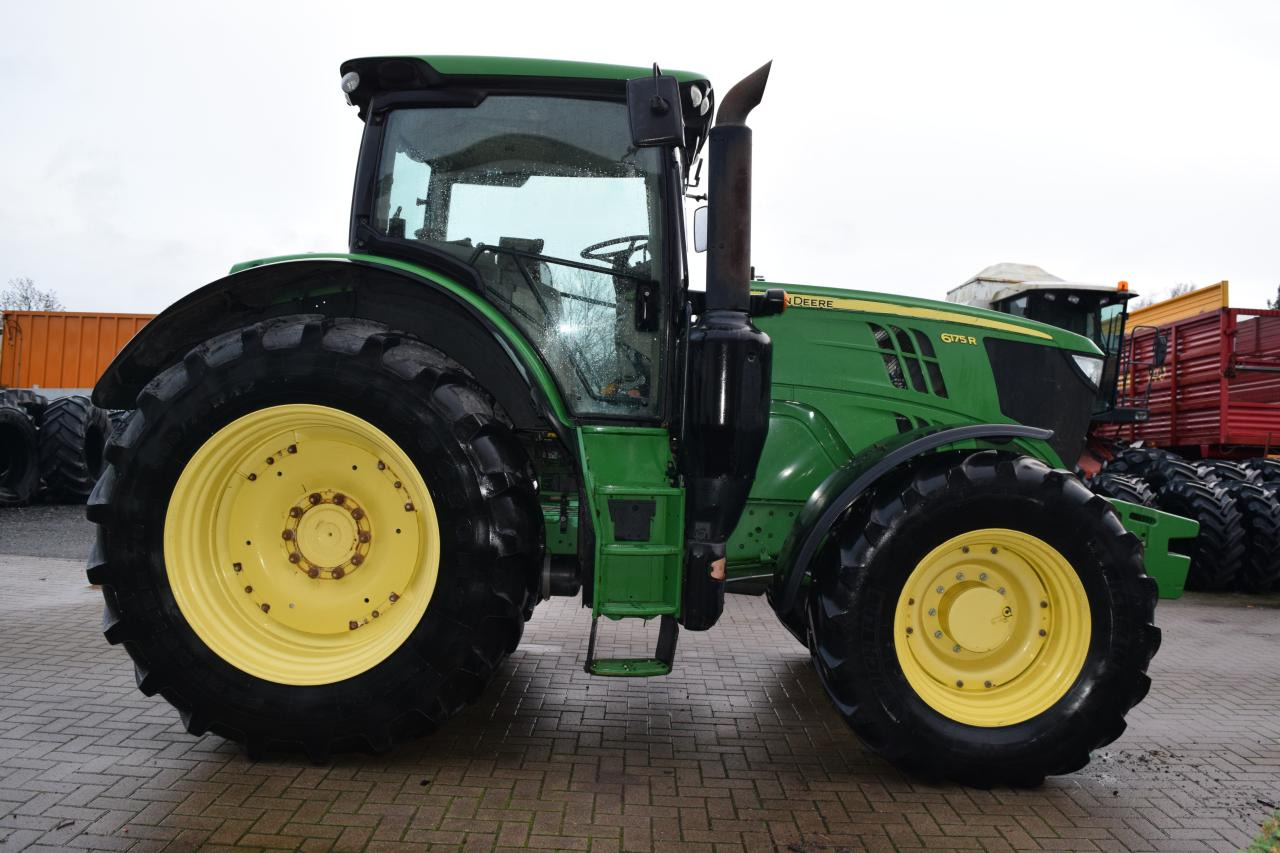 John Deere 6175 R - Tractor: foto 2 John Deere 6175 R - Tractor: foto 2