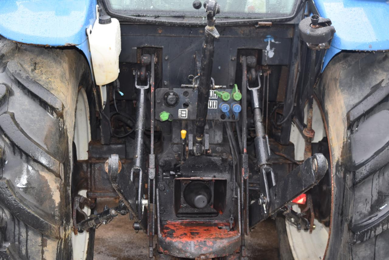 New Holland TD 5040 - Tractor: foto 5 New Holland TD 5040 - Tractor: foto 5