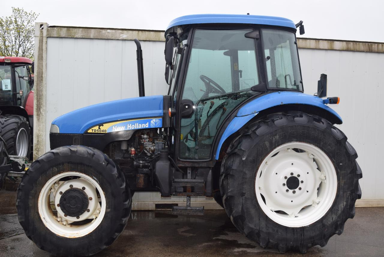New Holland TD 5040 - Tractor: foto 3 New Holland TD 5040 - Tractor: foto 3