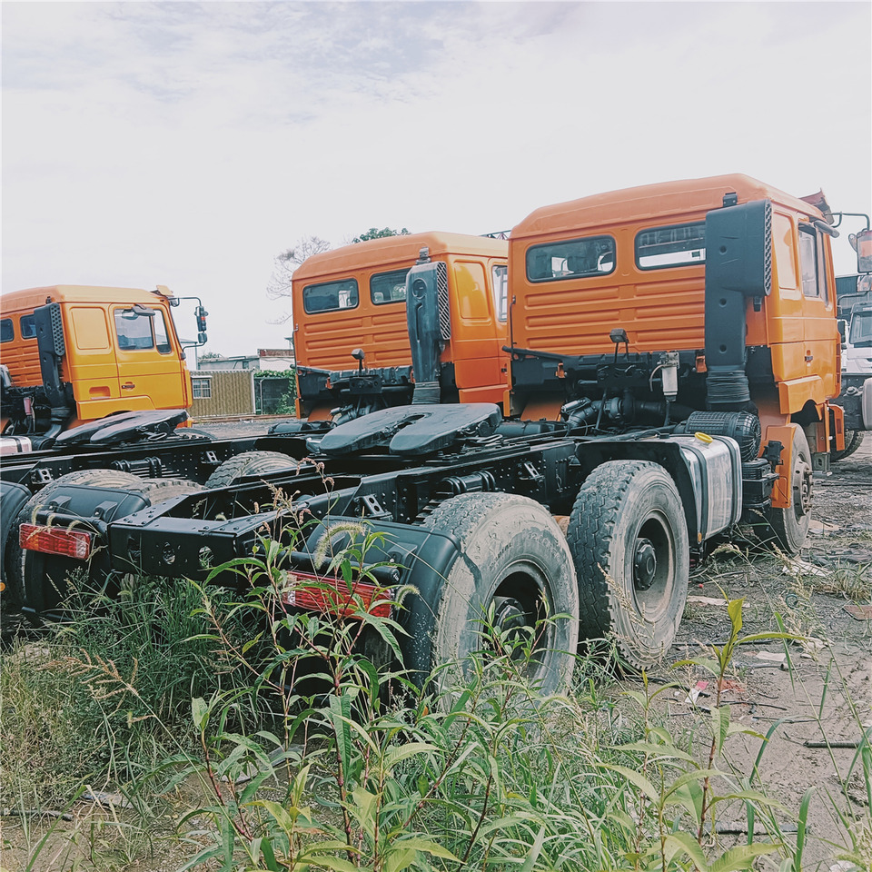 SHACMAN F3000 trailer head - Cabeza tractora: foto 3 SHACMAN F3000 trailer head - Cabeza tractora: foto 3