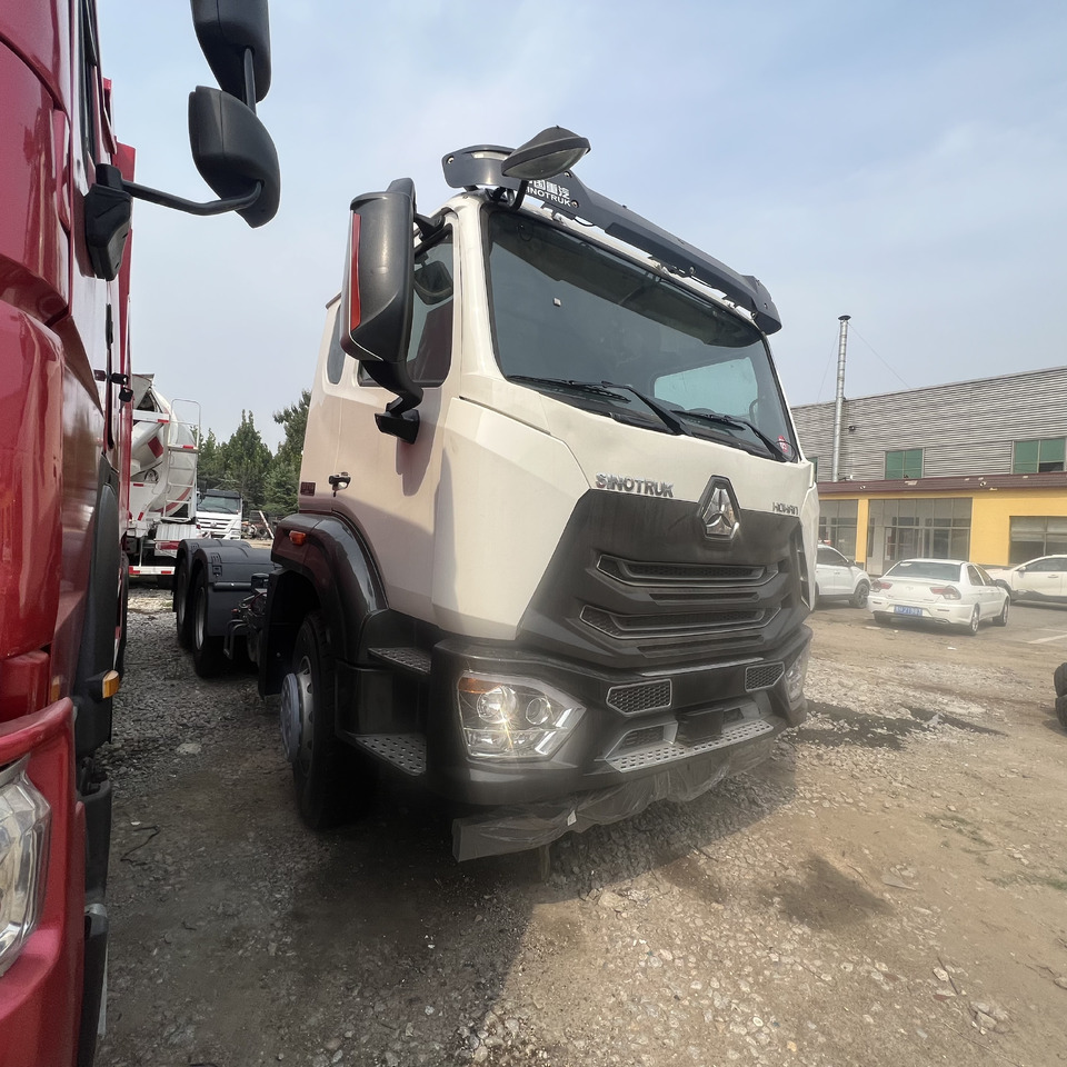 SINOTRUK HOHAN - Cabeza tractora: foto 2 SINOTRUK HOHAN - Cabeza tractora: foto 2