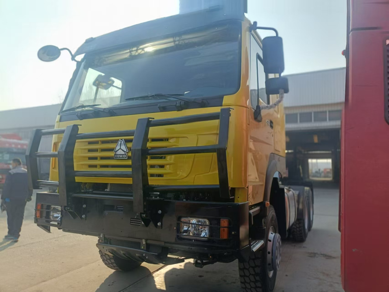 SINOTRUK HOWO - Cabeza tractora: foto 2 SINOTRUK HOWO - Cabeza tractora: foto 2