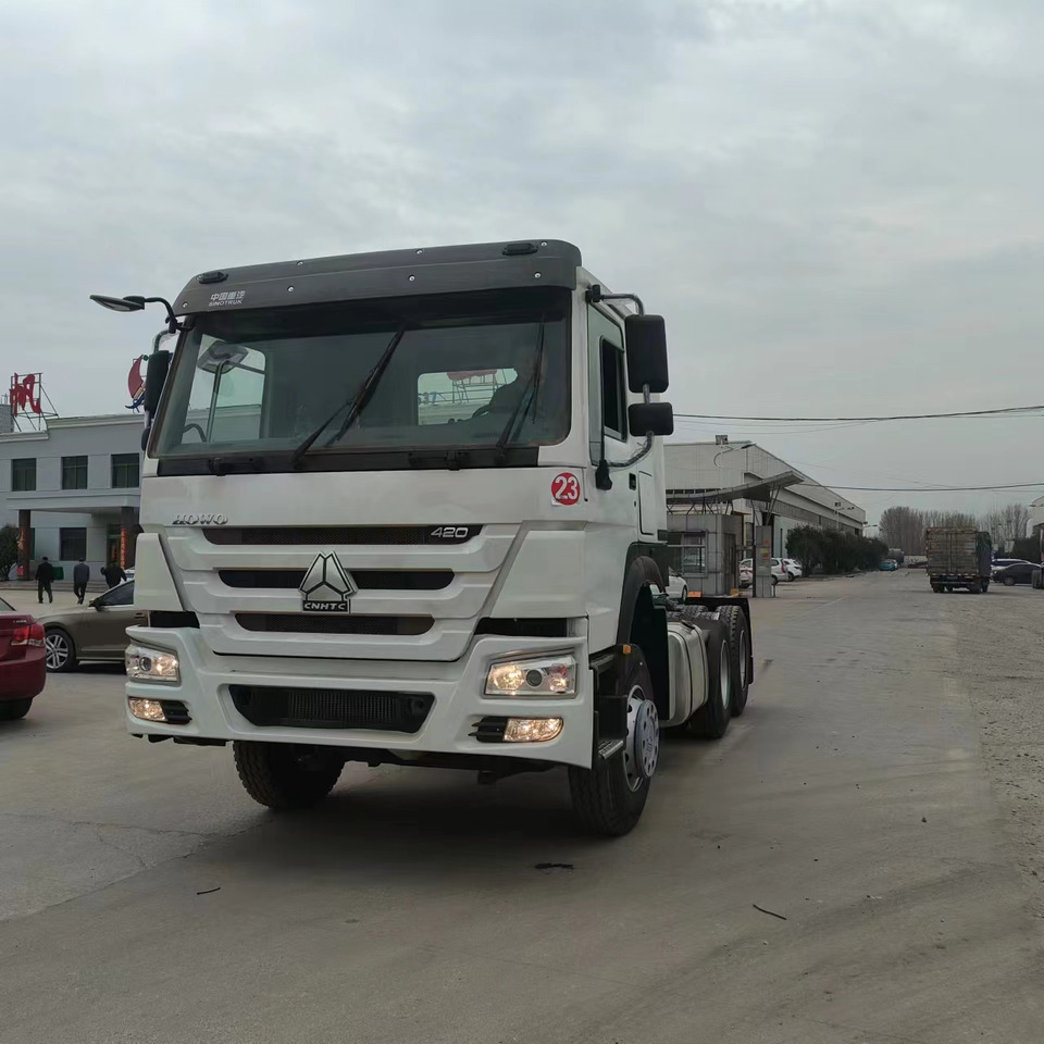 SINOTRUK HOWO trailer head - Cabeza tractora: foto 2 SINOTRUK HOWO trailer head - Cabeza tractora: foto 2