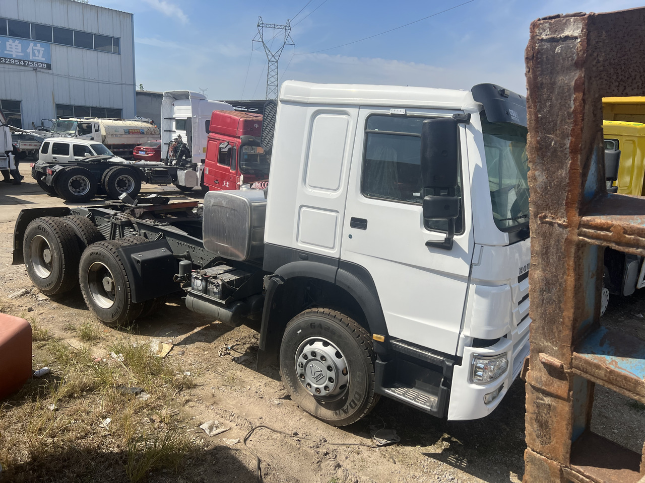 SINOTRUK HOWO trailer head - Cabeza tractora: foto 4 SINOTRUK HOWO trailer head - Cabeza tractora: foto 4