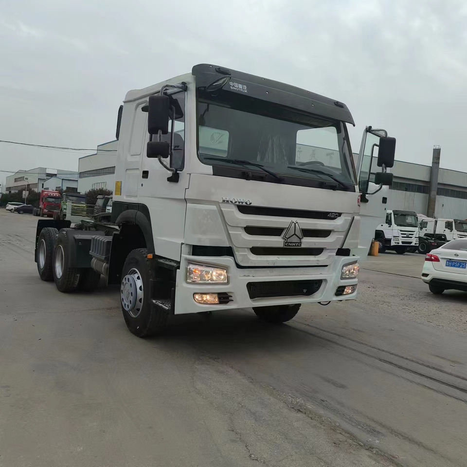 SINOTRUK HOWO trailer head - Cabeza tractora: foto 4 SINOTRUK HOWO trailer head - Cabeza tractora: foto 4