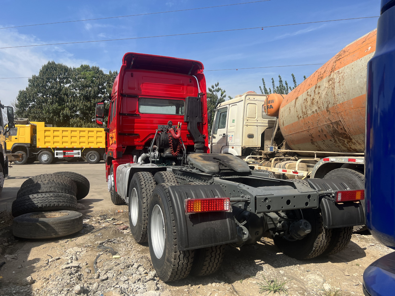 SINOTRUK Trailer head - Cabeza tractora: foto 4 SINOTRUK Trailer head - Cabeza tractora: foto 4