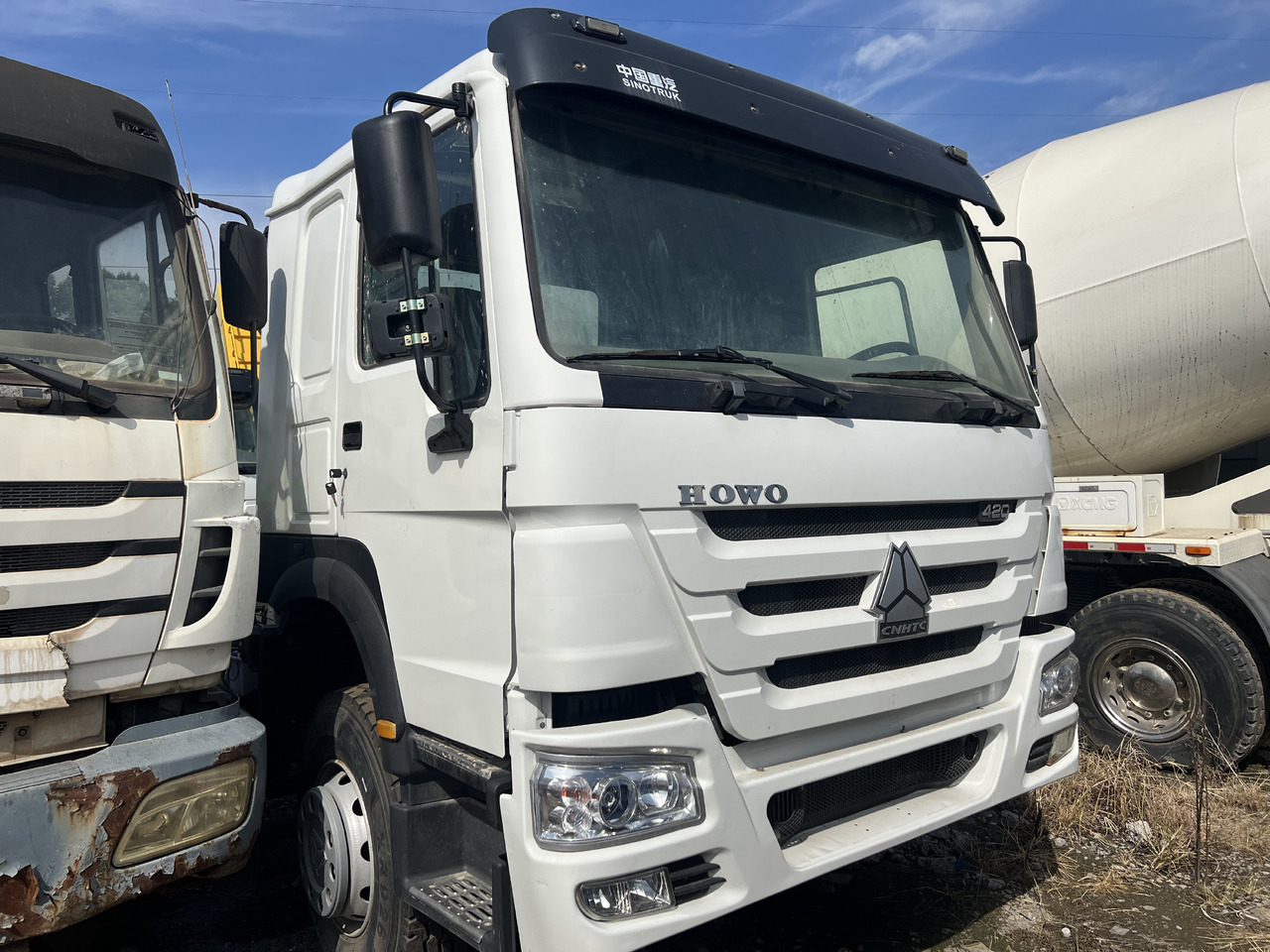SINOTRUK Trailer head - Cabeza tractora: foto 1 SINOTRUK Trailer head - Cabeza tractora: foto 1