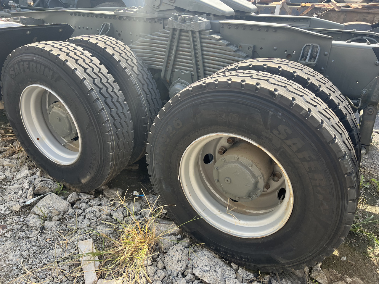 SINOTRUK Trailer head - Cabeza tractora: foto 4 SINOTRUK Trailer head - Cabeza tractora: foto 4