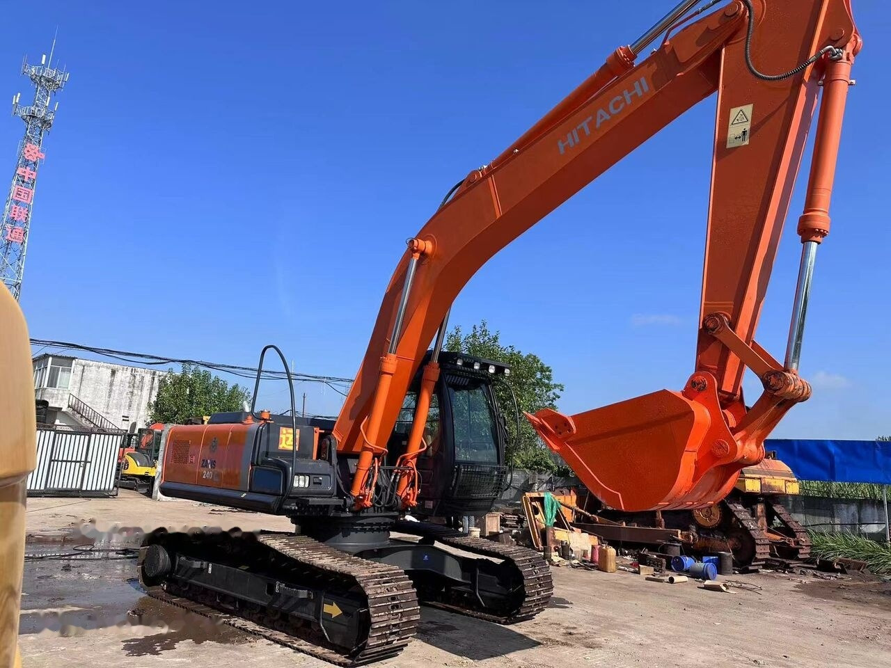 Hitachi ZX240 - Excavadora de cadenas: foto 3 Hitachi ZX240 - Excavadora de cadenas: foto 3