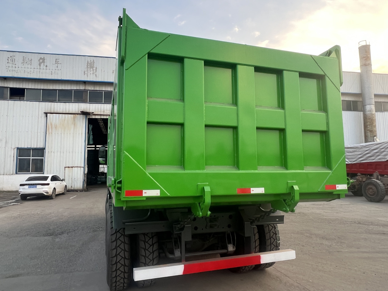 Camión volquete nuevo Sinotruk HOWO: foto 10