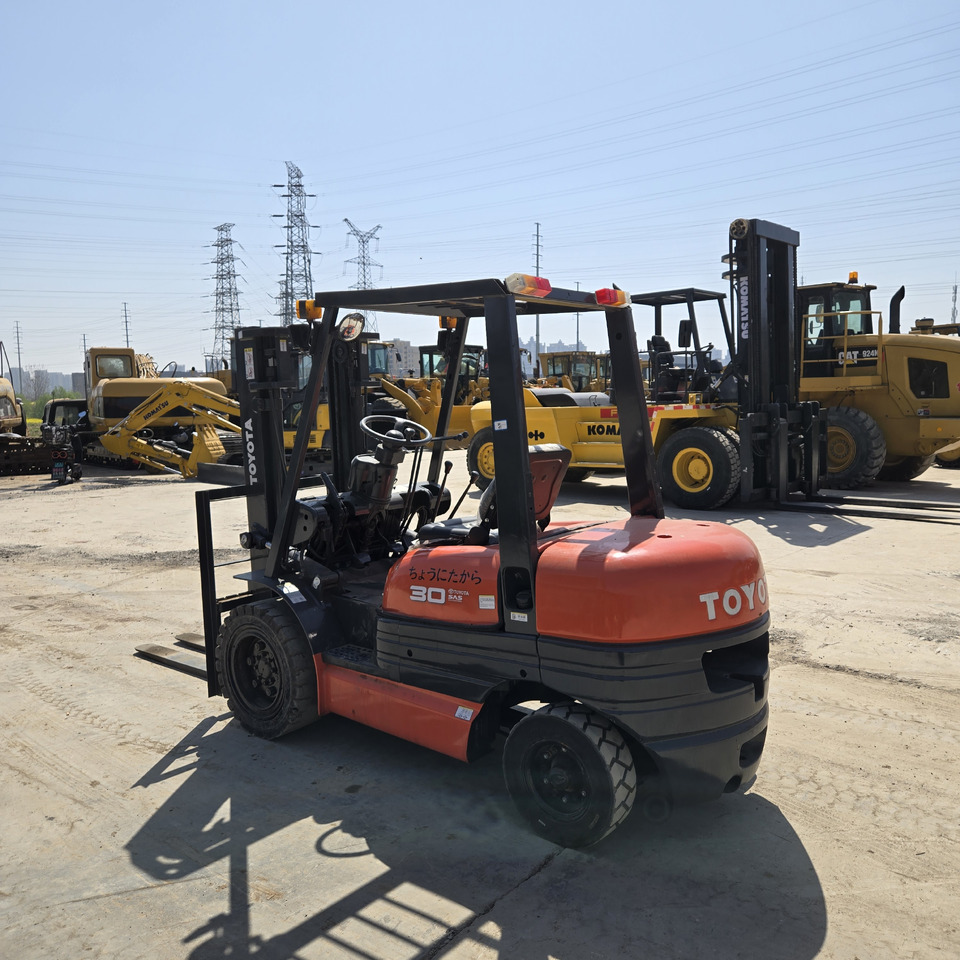 Toyota FD30 - Carretilla elevadora diésel: foto 5 Toyota FD30 - Carretilla elevadora diésel: foto 5