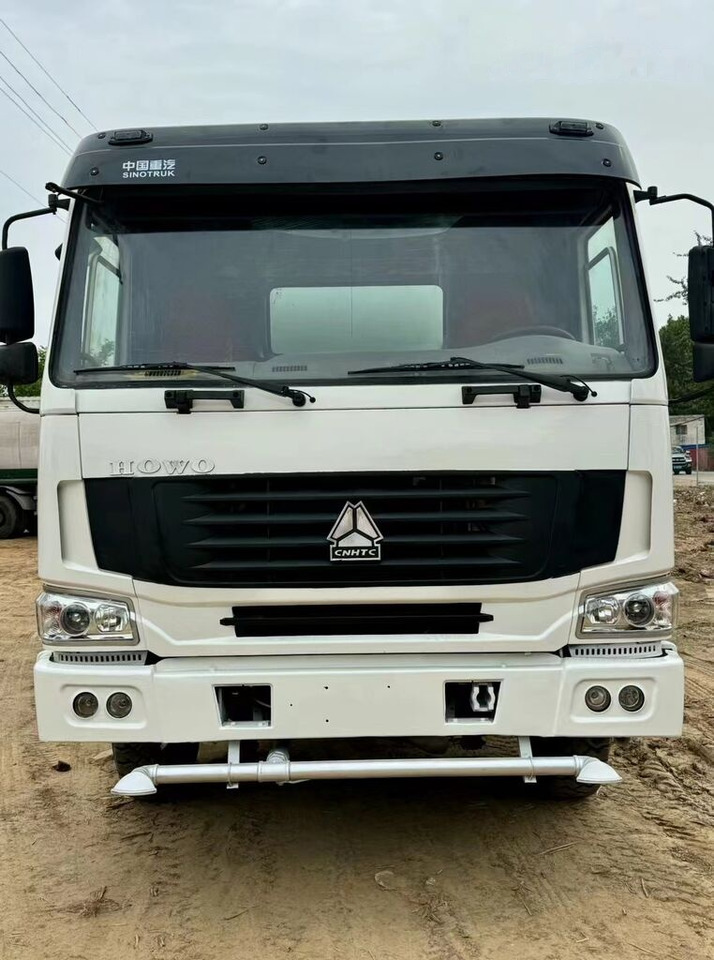 Sinotruk Howo 6*4 20cm³ - Vehículo municipal: foto 4 Sinotruk Howo 6*4 20cm³ - Vehículo municipal: foto 4