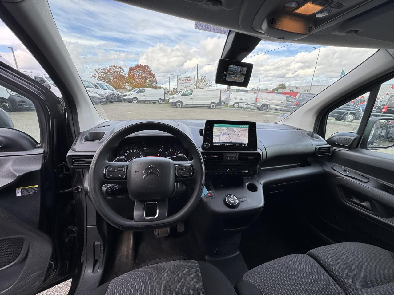 CITROEN Berlingo 1.5 BlueHDi S&S - 130 - BV EAT8 III FOURGON Fourgon M Driver 650 kg PHASE 1 - Furgón: foto 3 CITROEN Berlingo 1.5 BlueHDi S&S - 130 - BV EAT8 III FOURGON Fourgon M Driver 650 kg PHASE 1 - Furgón: foto 3